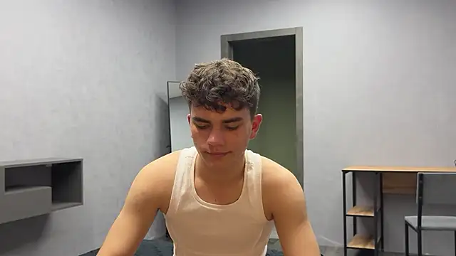 MaxWoolf online show from 05-12-26, 02:34