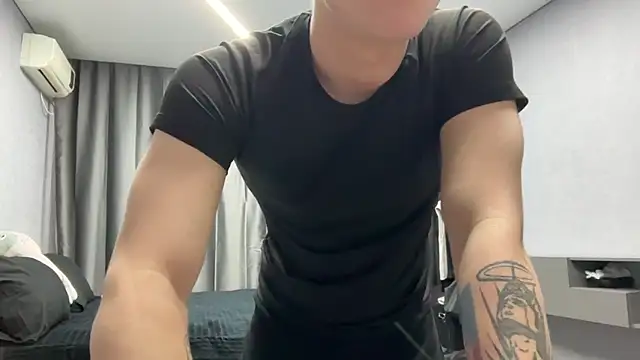 MaxWoolf online show from 04-17-26, 02:09