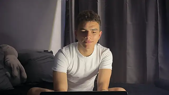 MaxWoolf online show from 07-08-26, 01:45