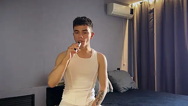 MaxWoolf online show from 06-07-26, 02:11
