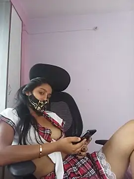 Snapshot of saiyaarax chatting on 06-15-26, 04:12 saiyaarax online show from 06-15-26, 04:12