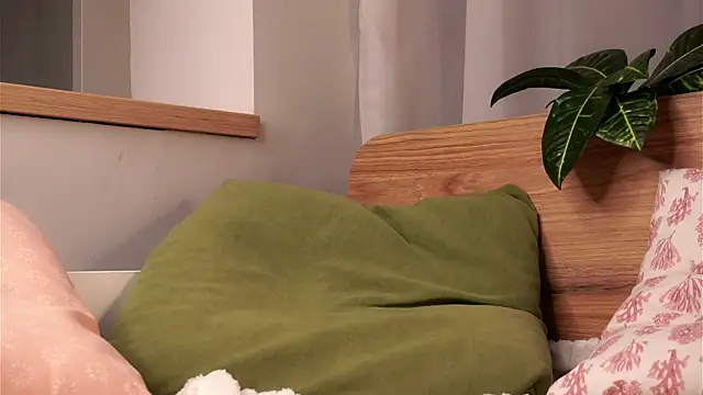 sinfulThea online show from 05-11-26, 04:04