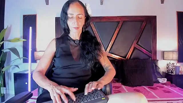 SamanttaLopez online show from 04-15-26, 01:48