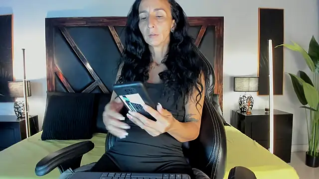 SamanttaLopez online show from 04-11-26, 01:04