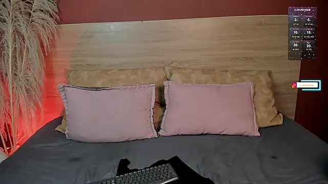 crystal arlette  online show from 04-18-26, 12:07