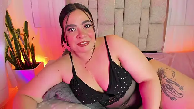 Snapshot of CatalinaReyexxx chatting on 04-22-26, 11:28 CatalinaReyexxx online show from 04-22-26, 11:28