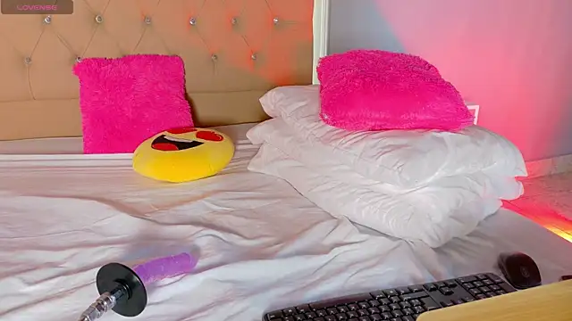 CandyRose   online show from 03-31-26, 04:47