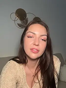 Snapshot of xLunaBliss chatting on 04-01-26, 05:32 xLunaBliss online show from 04-01-26, 05:32