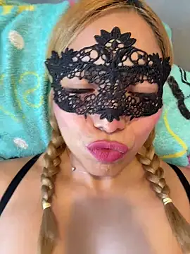 Maddyloveee online show from 04-25-26, 06:27