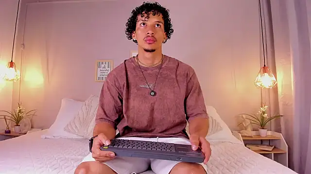 Snapshot of dominik_drake chatting on 06-20-26, 12:43 dominik drake online show from 06-20-26, 12:43