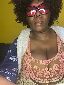 Snapshot of BoobsQueeen chatting on 06-14-26, 11:50 BoobsQueeen online show from 06-14-26, 11:50