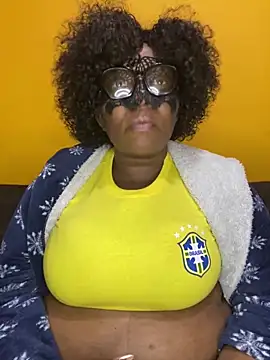 Snapshot of BoobsQueeen chatting on 06-13-26, 12:08 BoobsQueeen online show from 06-13-26, 12:08