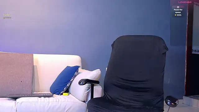 Axel saenzz online show from 06-25-26, 07:30