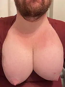 hugemanbreasts online show from 07-06-26, 02:18