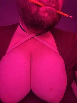 hugemanbreasts online show from 07-08-26, 05:30