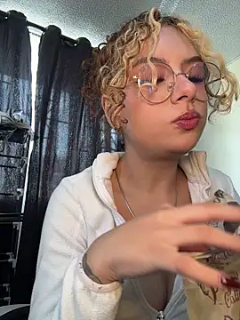 Amber-fire online show from 05-04-26, 05:05