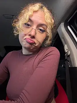 Amber-fire online show from 04-17-26, 03:31