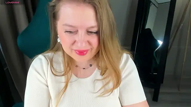CleoXotie online show from 05-25-26, 04:34
