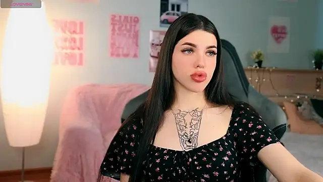 molly rettyy online show from 05-17-26, 04:12
