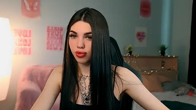 molly rettyy online show from 05-15-26, 04:21