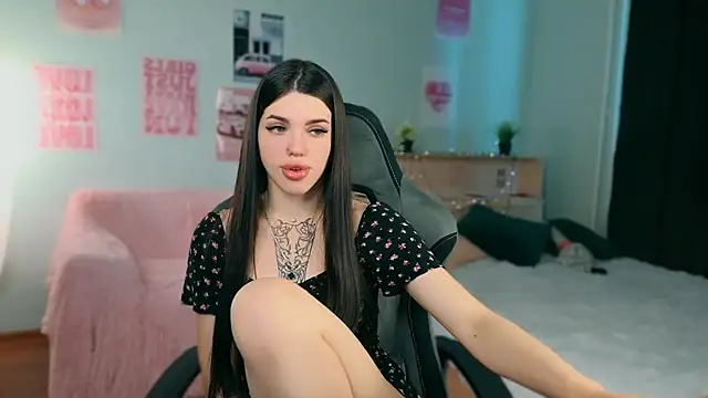 molly rettyy online show from 06-25-26, 05:12