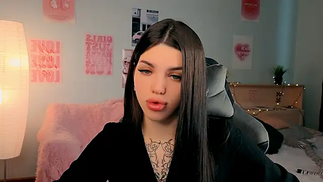 molly rettyy online show from 04-18-26, 04:48