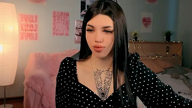 molly rettyy online show from 04-15-26, 04:07