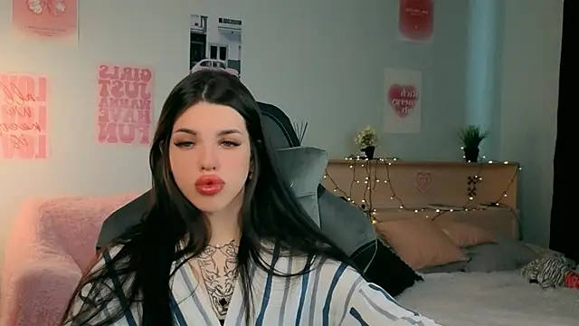 molly rettyy online show from 05-08-26, 04:27