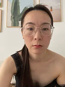 Snapshot of you-520 chatting on 06-07-26, 02:39 you-520 online show from 06-07-26, 02:39