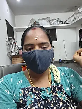 Snapshot of Tamil_Sangeetha chatting on 05-12-26, 04:35 Tamil Sangeetha online show from 05-12-26, 04:35