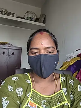 Snapshot of Tamil_Sangeetha chatting on 05-18-26, 04:07 Tamil Sangeetha online show from 05-18-26, 04:07