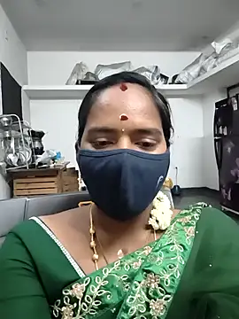 Snapshot of Tamil_Sangeetha chatting on 04-21-26, 04:35 Tamil Sangeetha online show from 04-21-26, 04:35