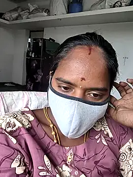 Snapshot of Tamil_Sangeetha chatting on 04-15-26, 04:29 Tamil Sangeetha online show from 04-15-26, 04:29