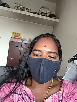 Snapshot of Tamil_Sangeetha chatting on 04-30-26, 01:45 Tamil Sangeetha online show from 04-30-26, 01:45