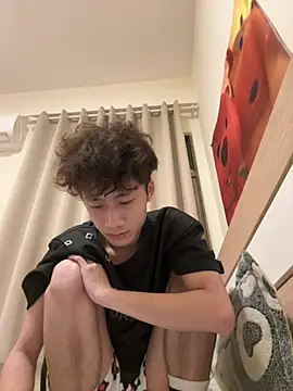 sexyboy-3525 online show from 04-17-26, 01:25