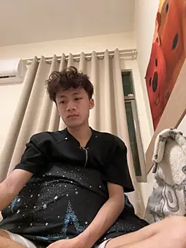 sexyboy-3525 online show from 04-03-26, 06:47