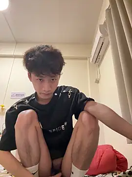 Snapshot of sexyboy-3525 chatting on 06-07-26, 05:56 sexyboy-3525 online show from 06-07-26, 05:56
