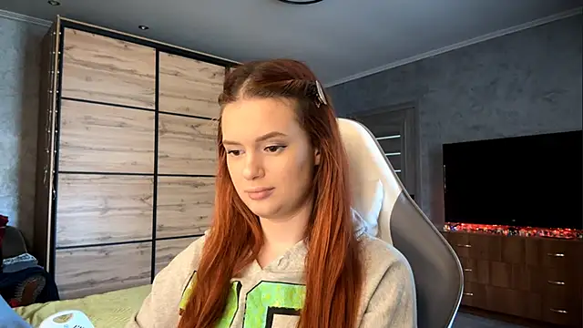 FoxyEmma online show from 04-14-26, 12:10