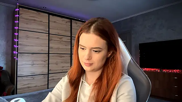 FoxyEmma online show from 04-10-26, 03:08