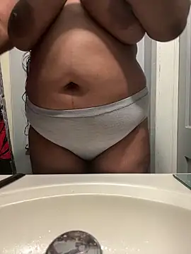 Sweetie8582 online show from 04-21-26, 06:42