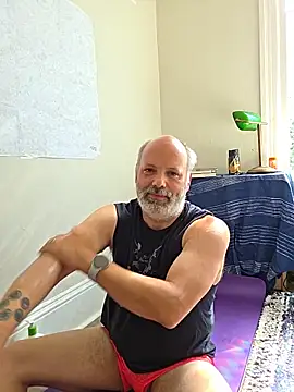 Snapshot of BiDadDreams chatting on 06-19-26, 05:30 BiDadDreams online show from 06-19-26, 05:30