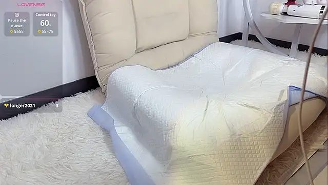 nicole-0329 online show from 04-10-26, 06:15