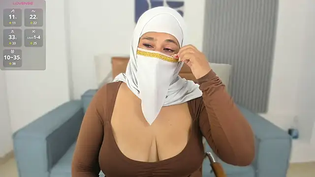 Snapshot of Thalia_hala chatting on 06-23-26, 05:55 Thalia hala online show from 06-23-26, 05:55