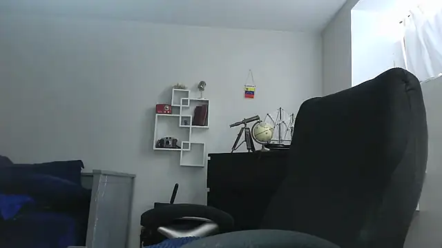Snapshot of AngelFusco chatting on 06-04-26, 03:06 AngelFusco online show from 06-04-26, 03:06