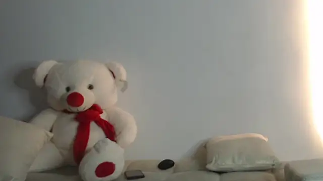 Snapshot of MissDolluxe chatting on 06-28-26, 04:19 MissDolluxe online show from 06-28-26, 04:19