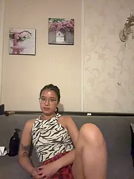 Z Milll online show from 06-25-26, 05:40