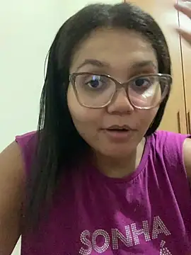 Snapshot of viviboraaaa chatting on 04-24-26, 12:23 viviboraaaa online show from 04-24-26, 12:23