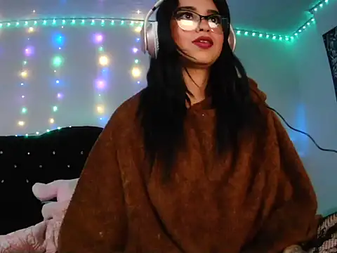 Luna Velvet7 online show from 05-18-26, 01:28