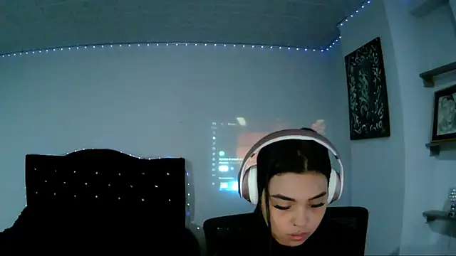 Luna Velvet7 online show from 05-21-26, 04:54