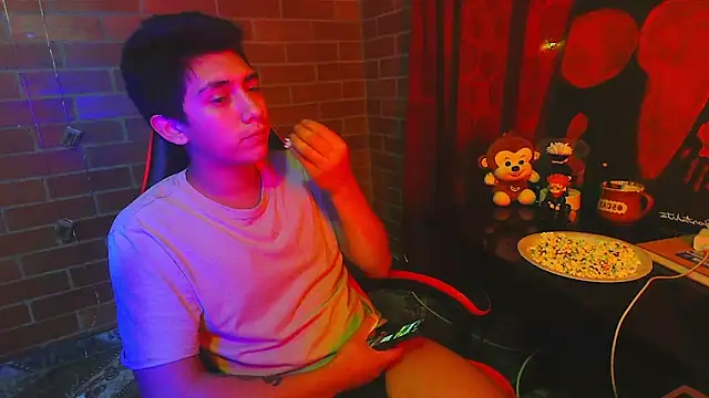 ethann2  online show from 04-02-26, 07:59